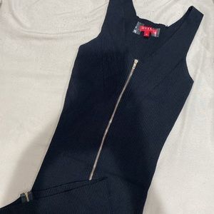 Guess Bodycon Sleeveless Dress With Gold Zipper Accessory In Black